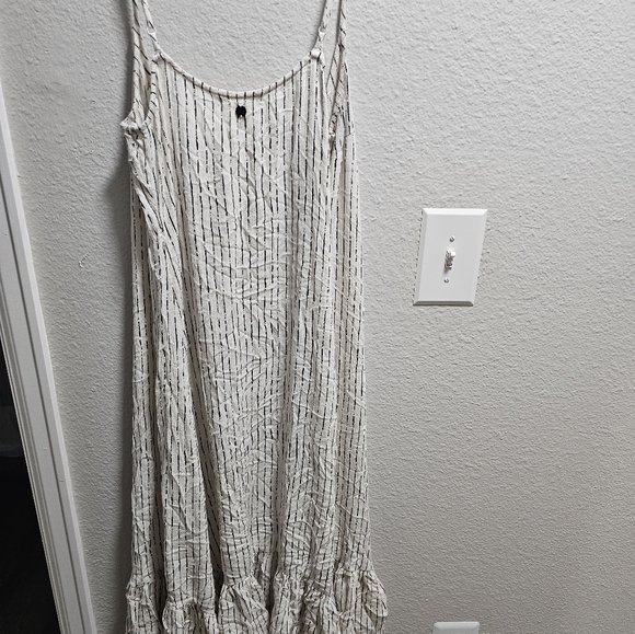 Billabong Wrap Dress - Picture 7 of 8